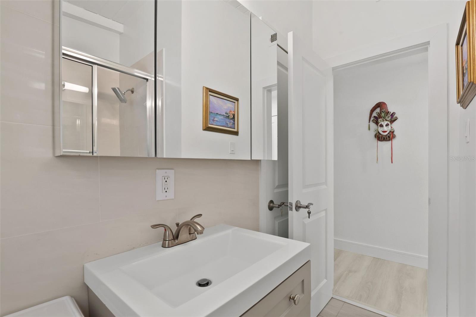 BAYSHORE ESTATES 4 - Residential