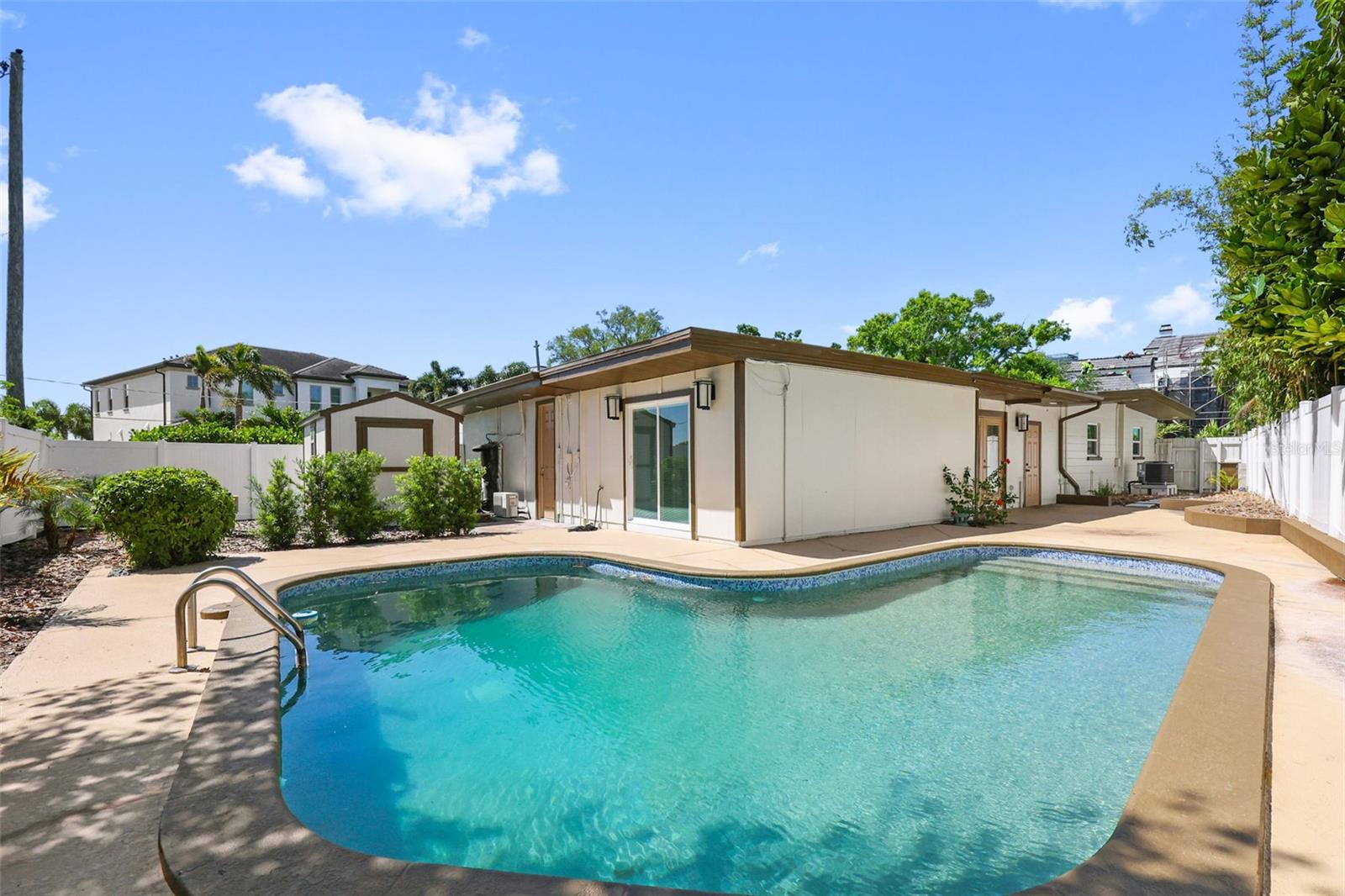 BAYSHORE ESTATES 4 - Residential