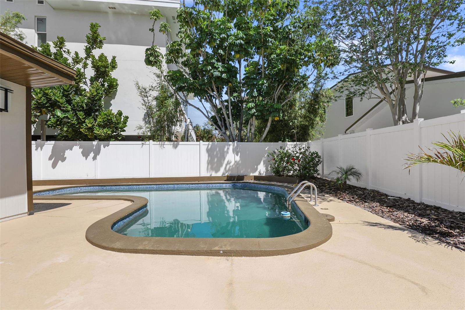 BAYSHORE ESTATES 4 - Residential