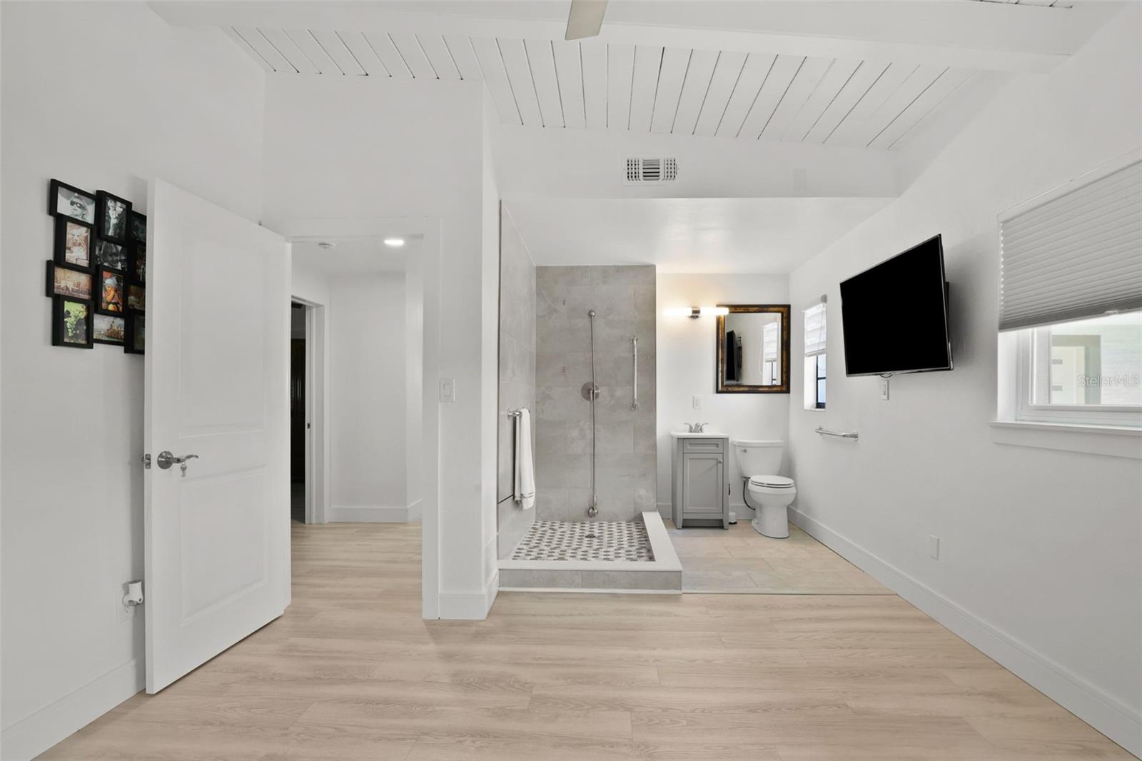 BAYSHORE ESTATES 4 - Residential