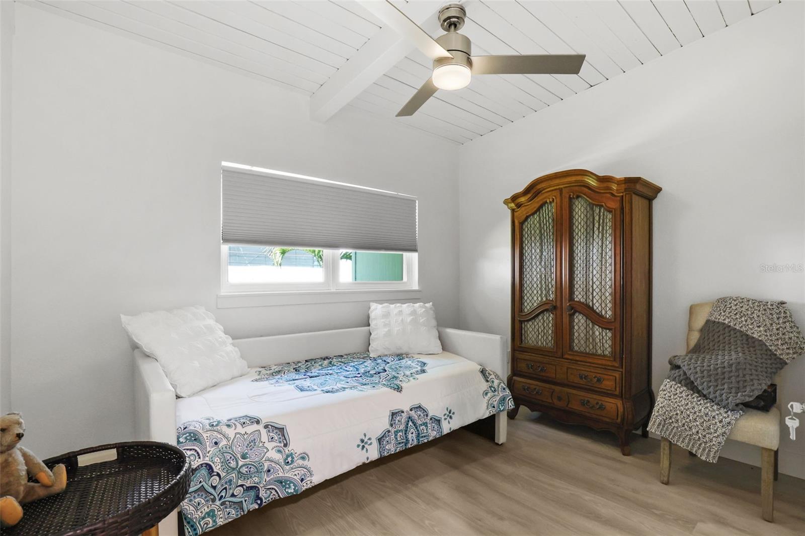 BAYSHORE ESTATES 4 - Residential