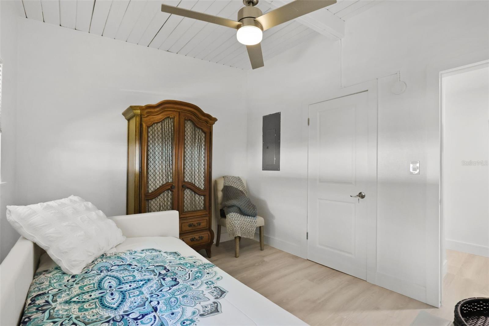 BAYSHORE ESTATES 4 - Residential