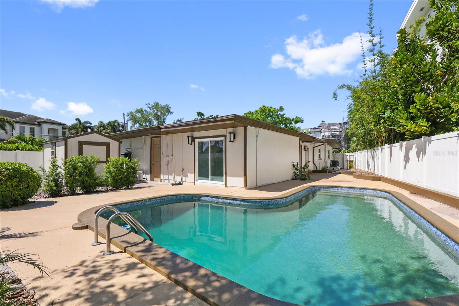 BAYSHORE ESTATES 4 - Residential