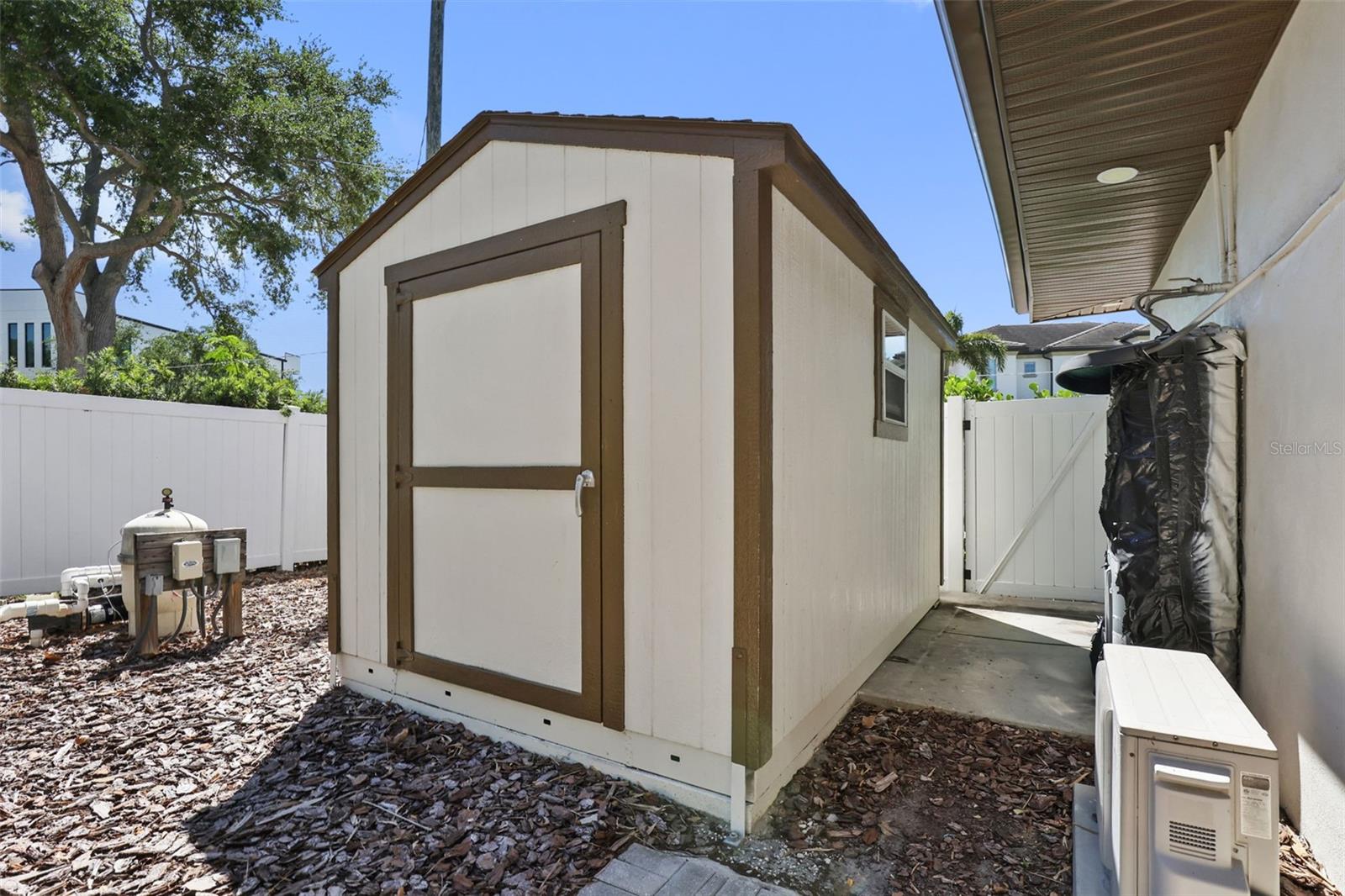 BAYSHORE ESTATES 4 - Residential