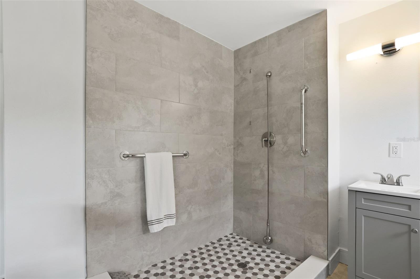 BAYSHORE ESTATES 4 - Residential