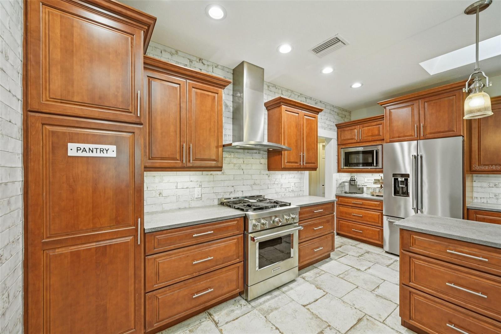 WM RICHMANS - Residential