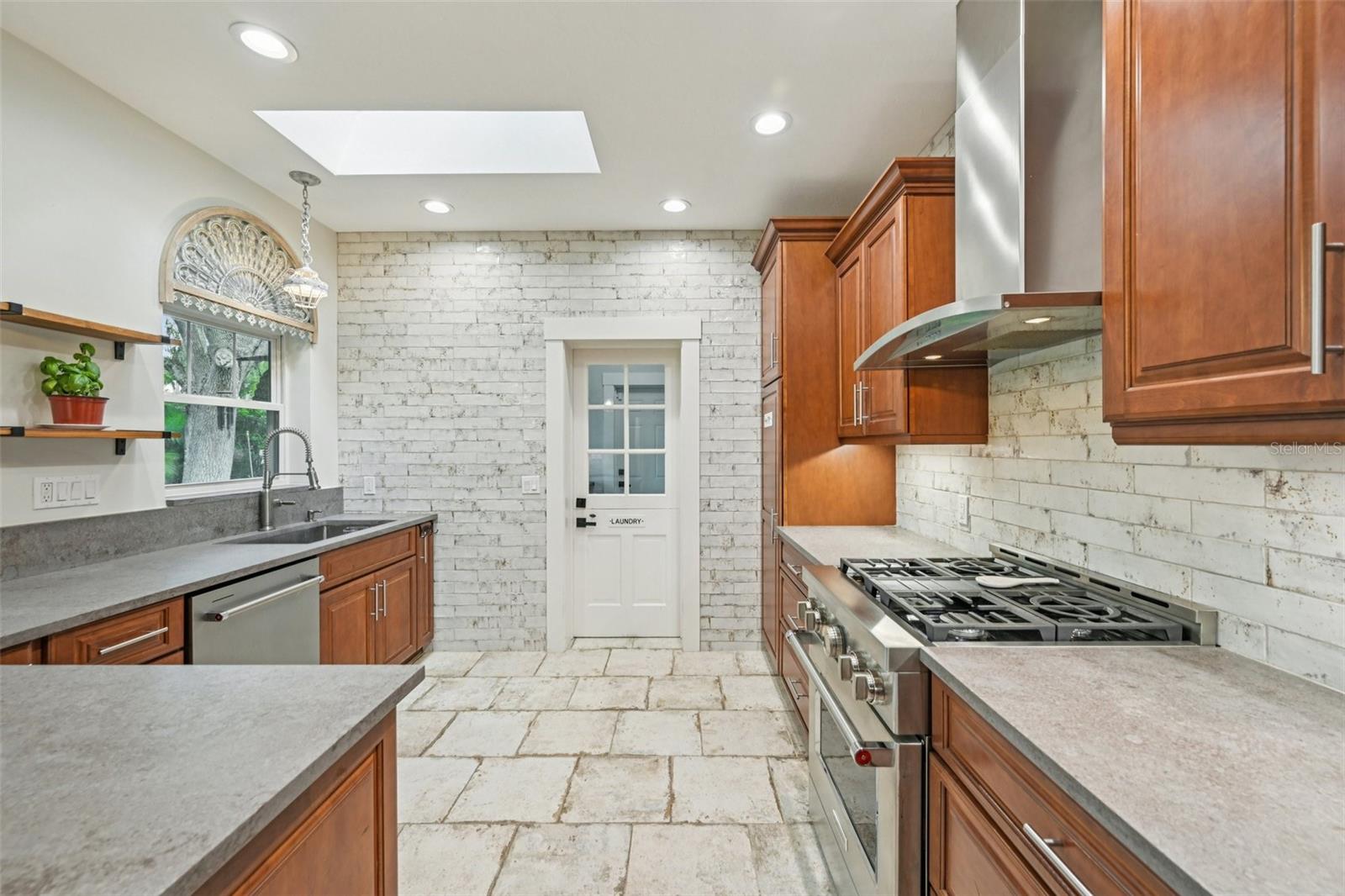 WM RICHMANS - Residential