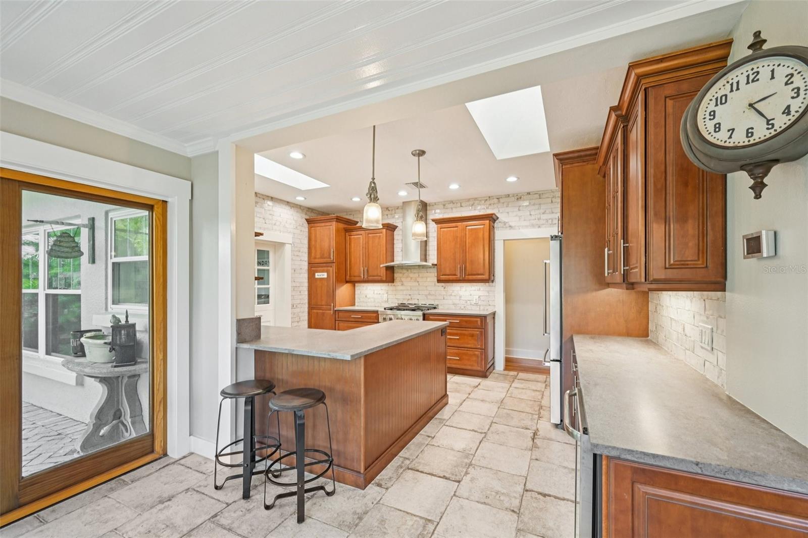 WM RICHMANS - Residential