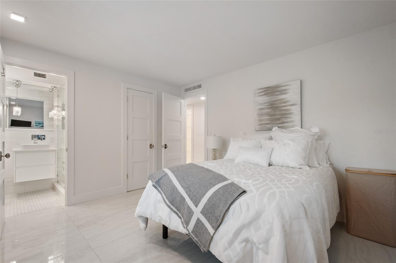 LAKE MAITLAND TERRACE APTS - Residential