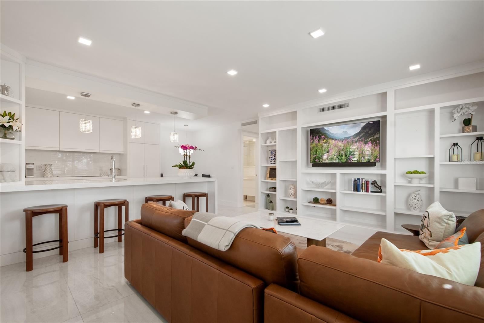 LAKE MAITLAND TERRACE APTS - Residential