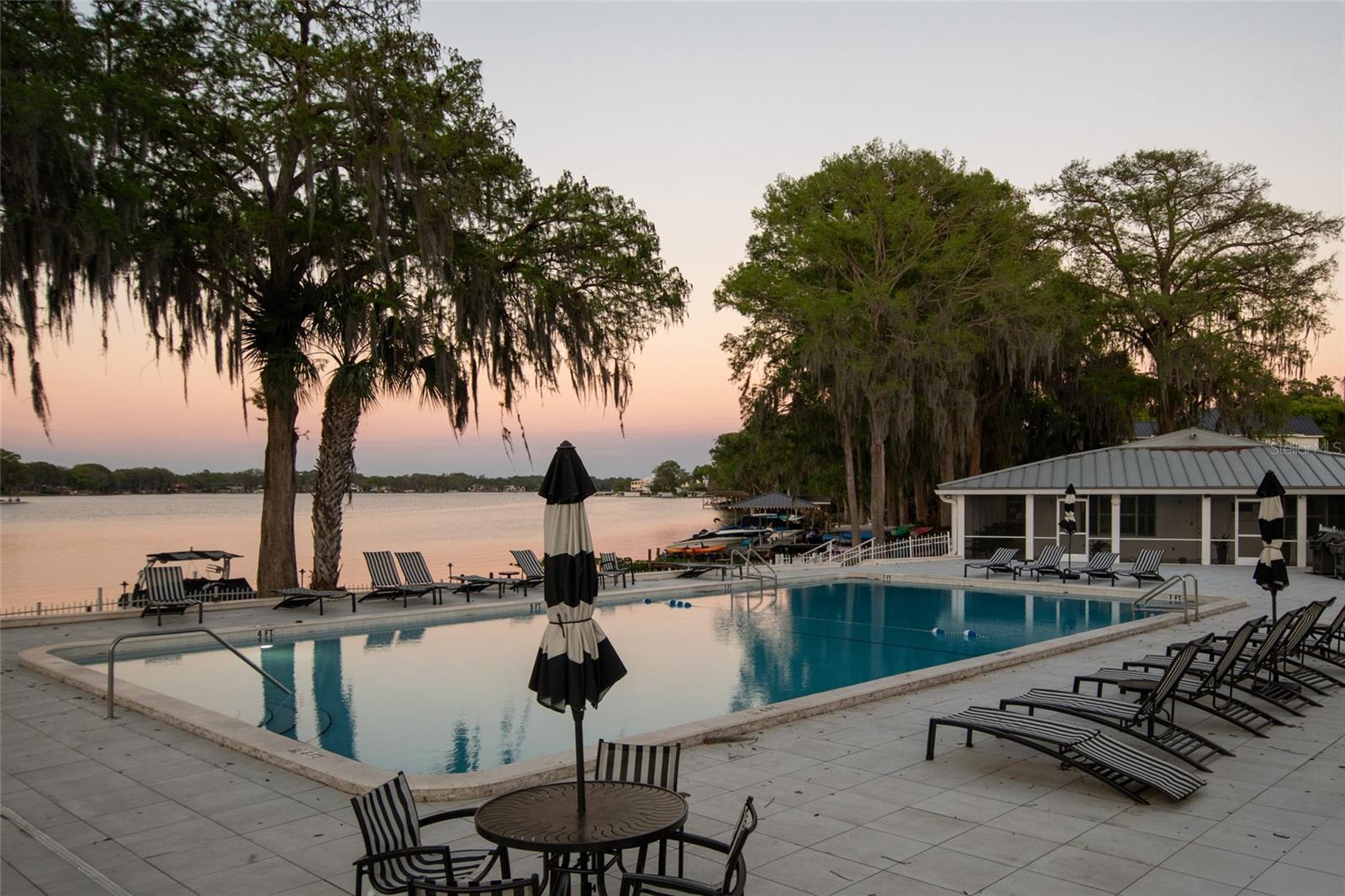 LAKE MAITLAND TERRACE APTS - Residential