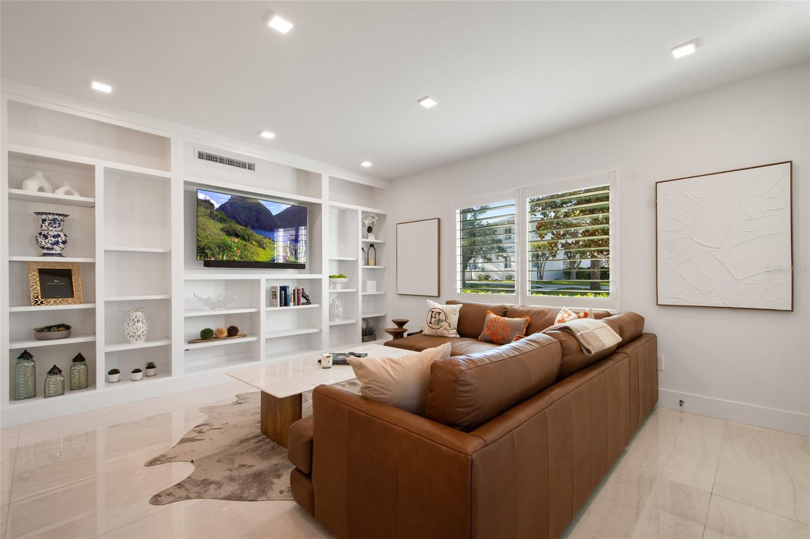 LAKE MAITLAND TERRACE APTS - Residential