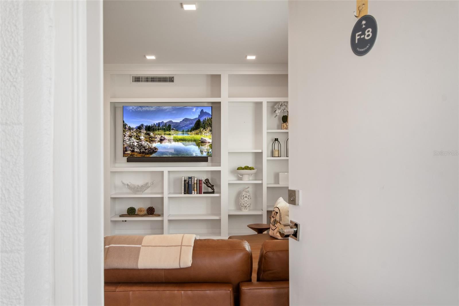 LAKE MAITLAND TERRACE APTS - Residential