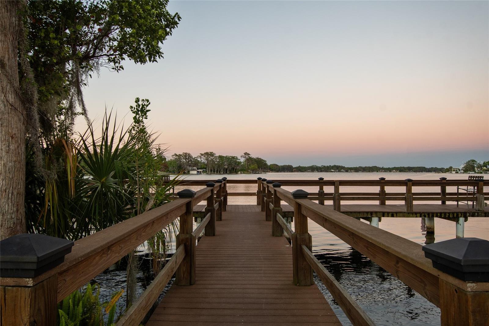 LAKE MAITLAND TERRACE APTS - Residential