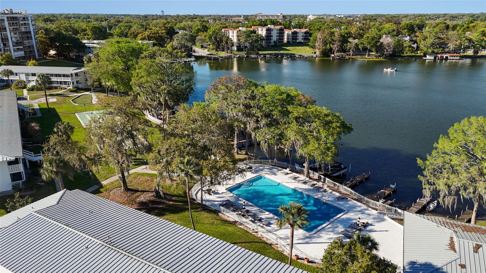 LAKE MAITLAND TERRACE APTS - Residential