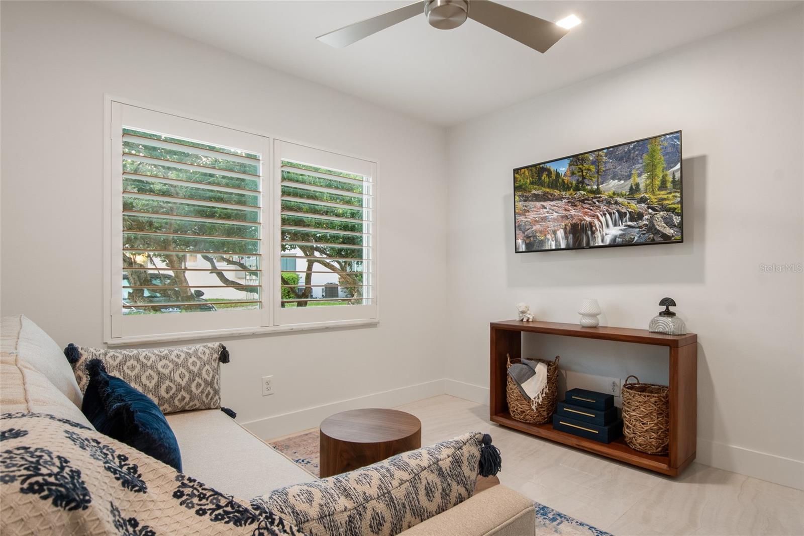 LAKE MAITLAND TERRACE APTS - Residential