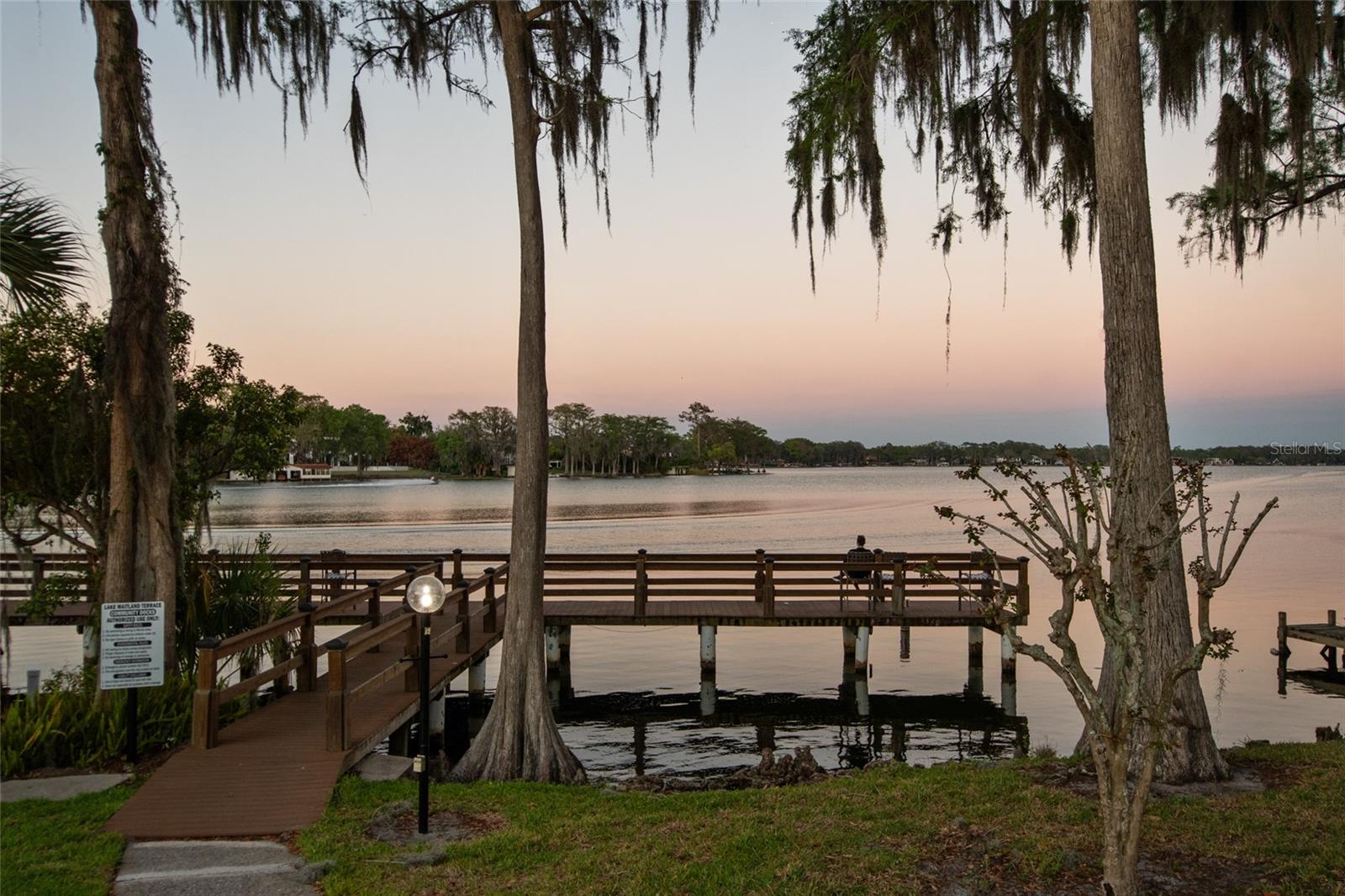 LAKE MAITLAND TERRACE APTS - Residential