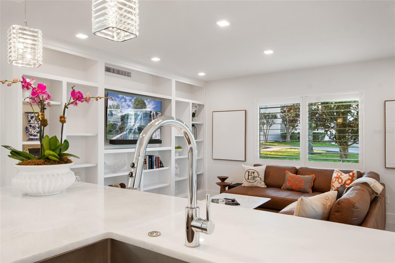 LAKE MAITLAND TERRACE APTS - Residential