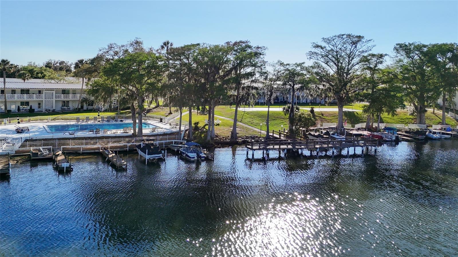 LAKE MAITLAND TERRACE APTS - Residential