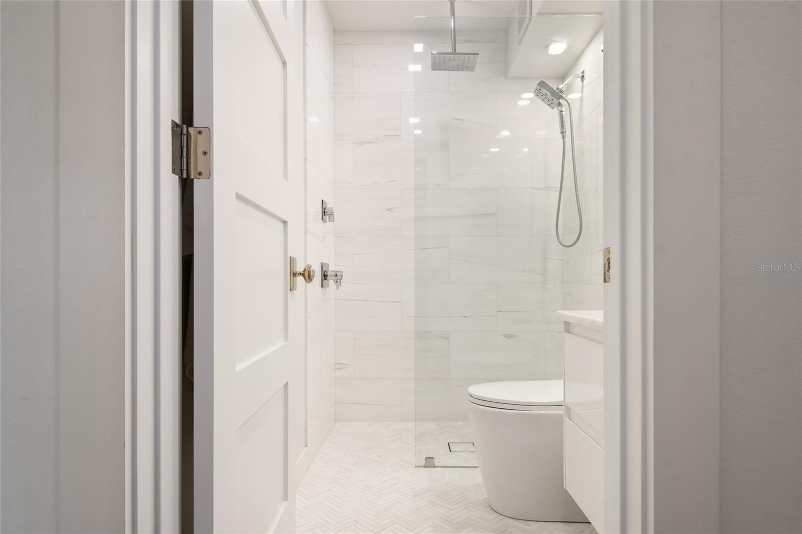 LAKE MAITLAND TERRACE APTS - Residential