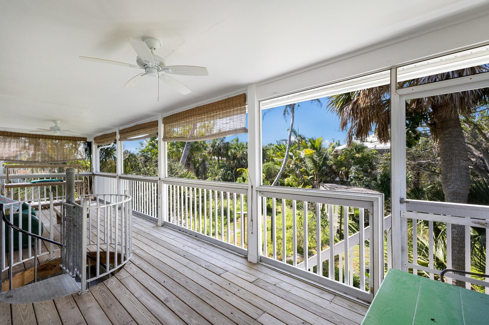 GOLDEN BEACH - Residential