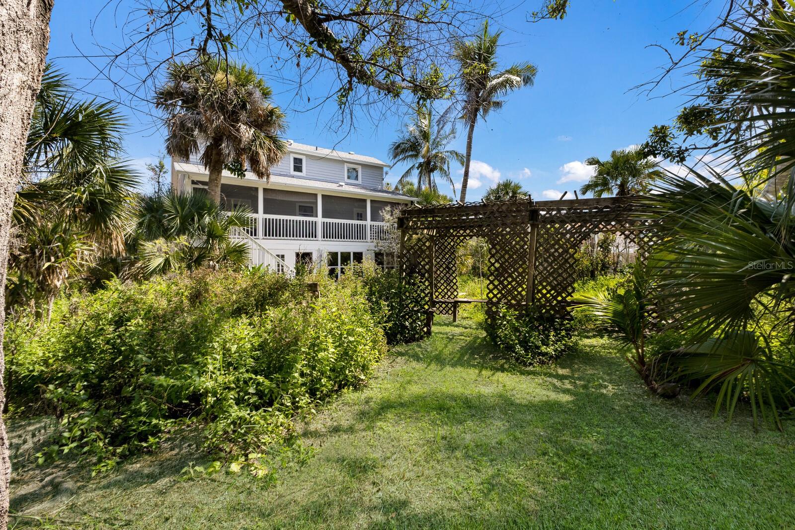 GOLDEN BEACH - Residential