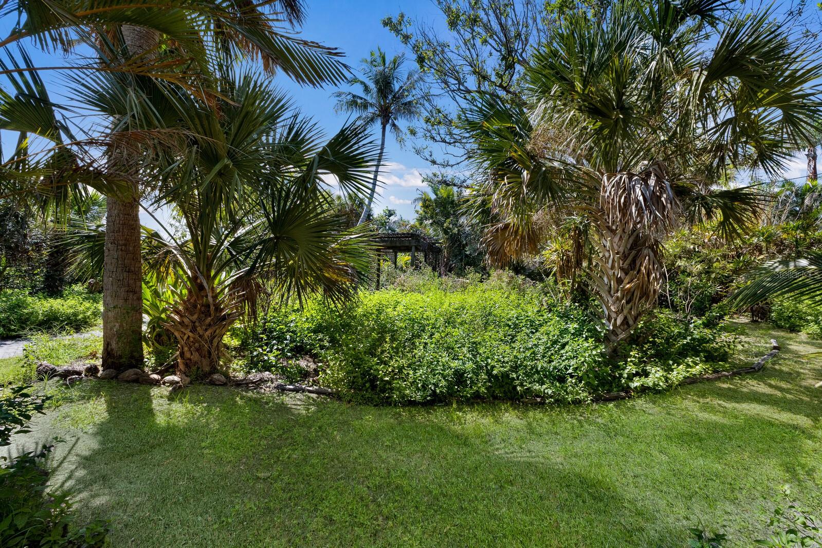 GOLDEN BEACH - Residential