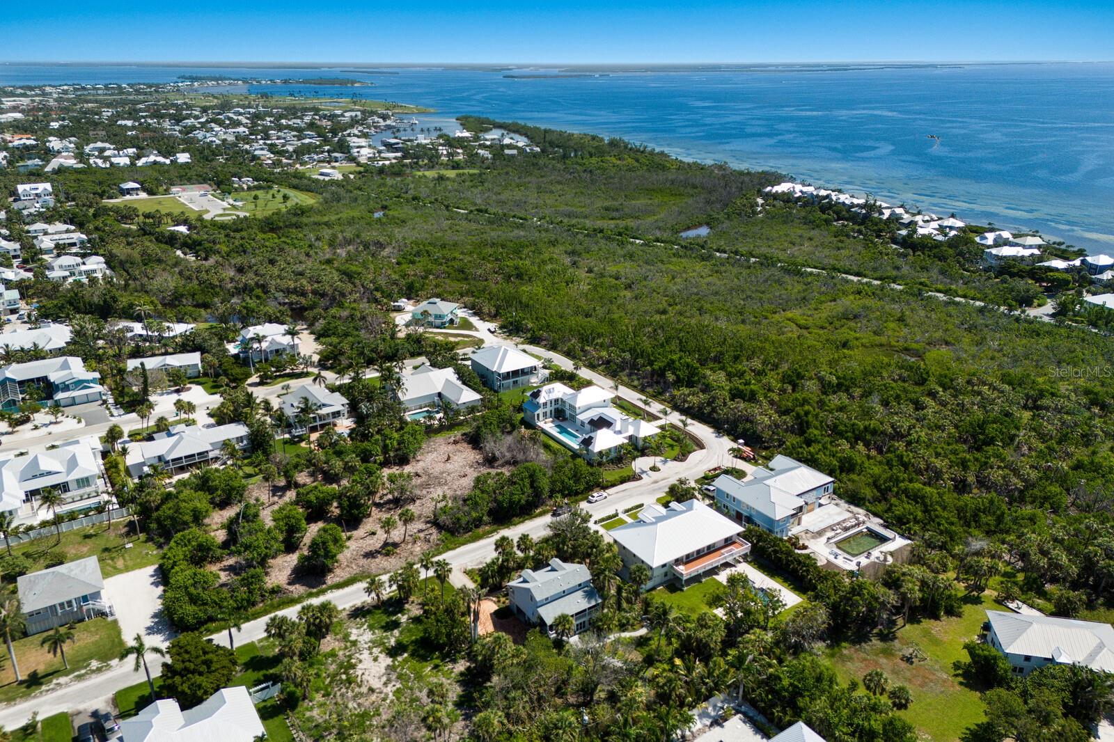 GOLDEN BEACH - Residential