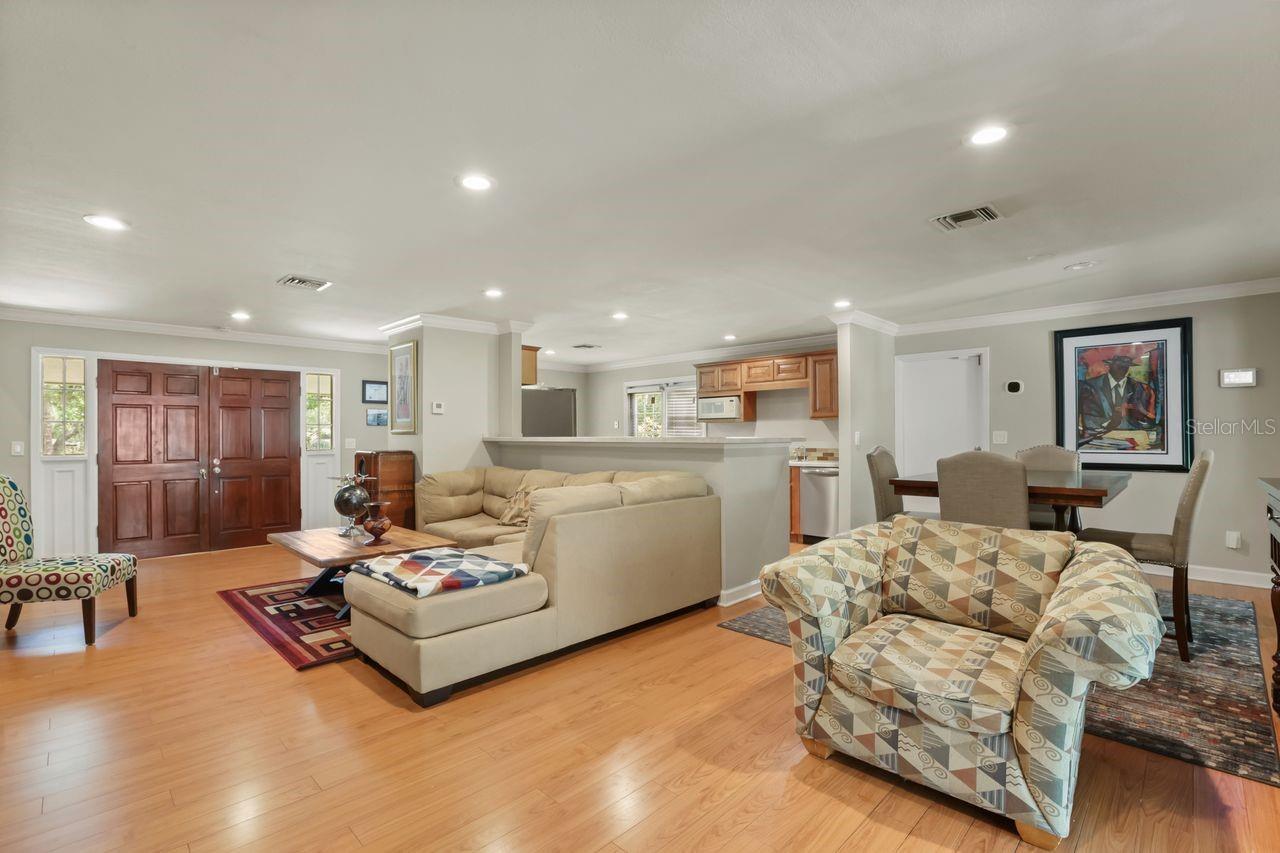 200 CROOKED OAK COURT