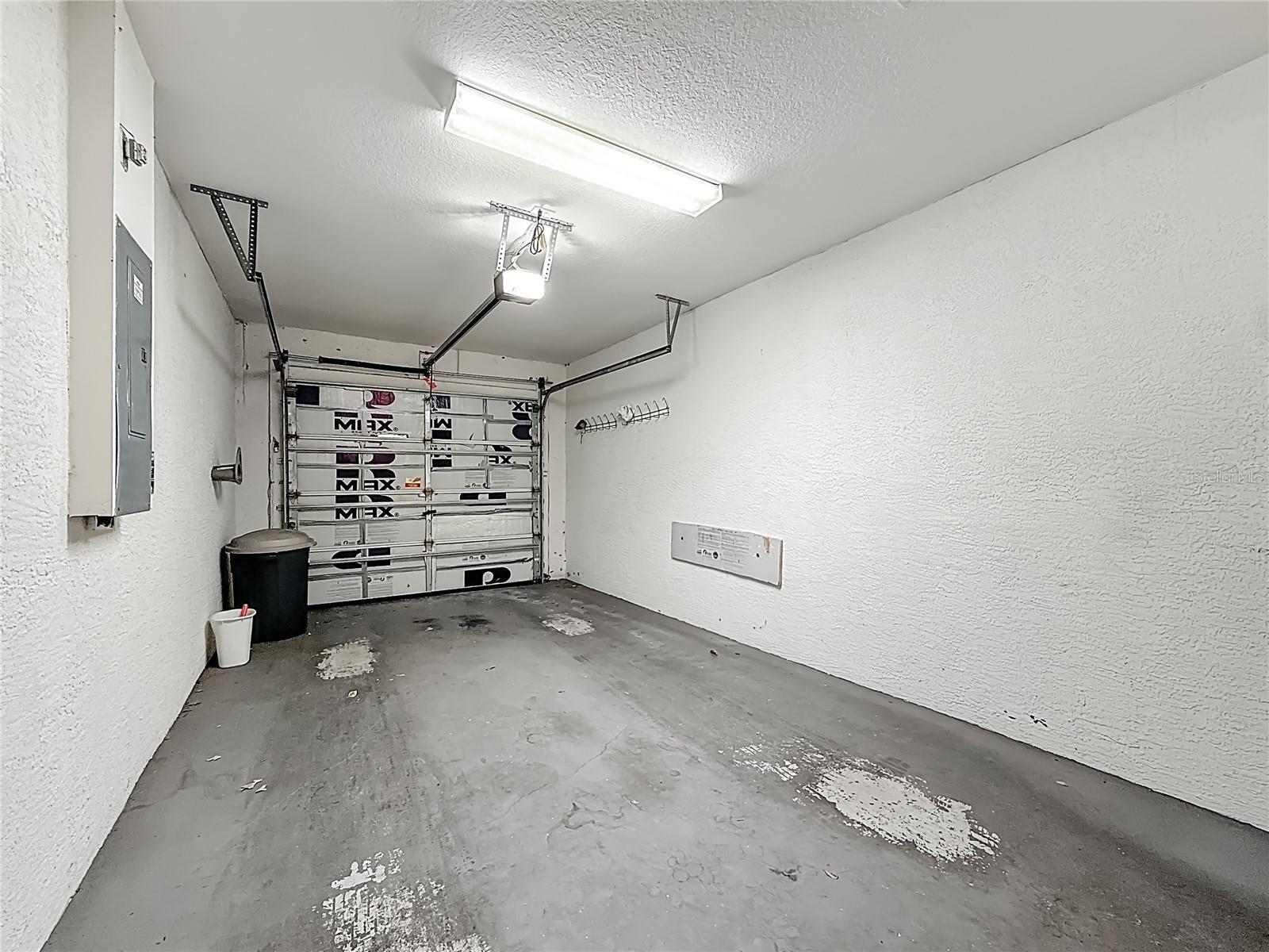 LAKE POINTE AT COUNTRYSIDE - Residential