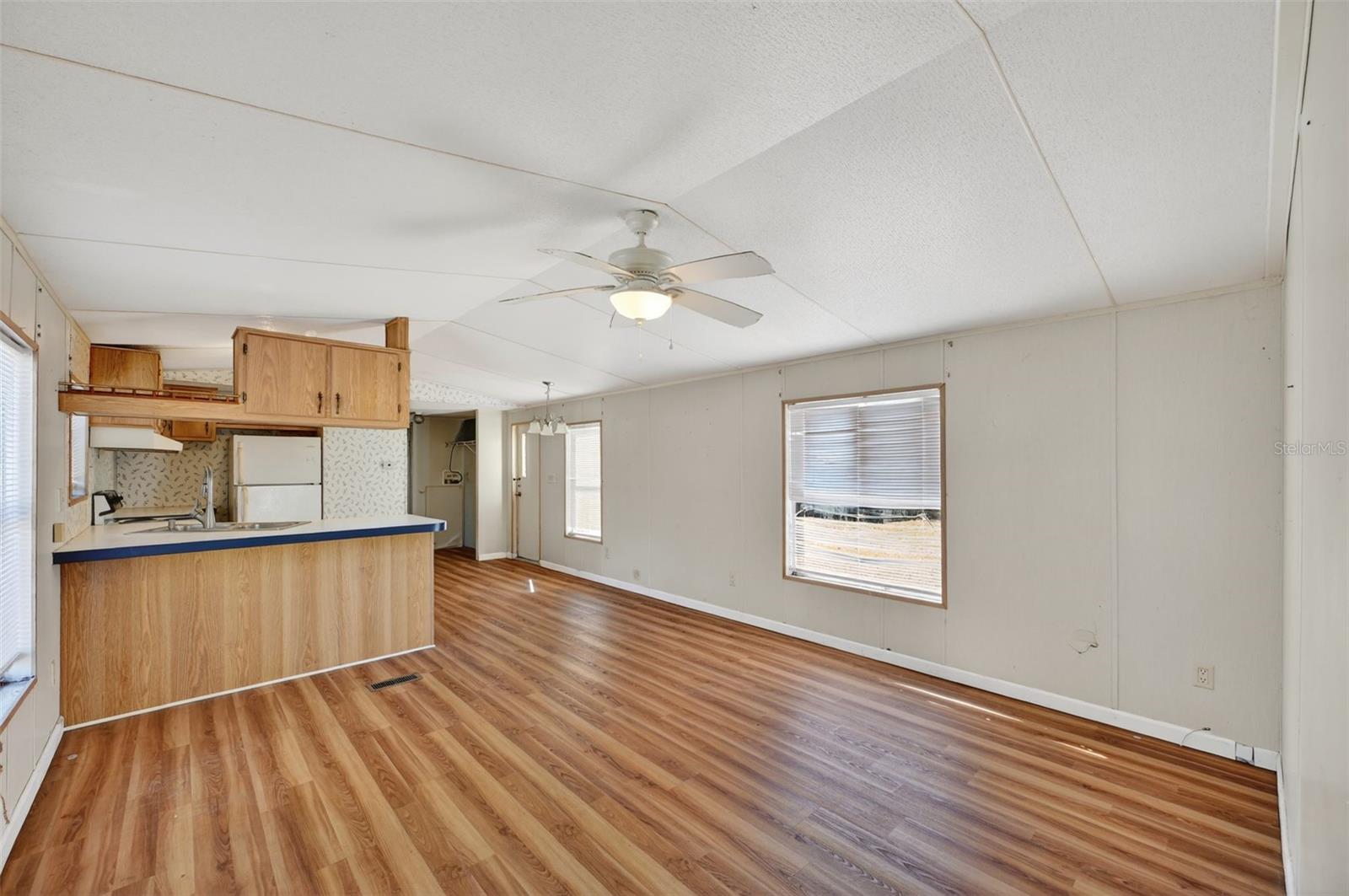 LAKESIDE ESTATES UN #1 - Residential