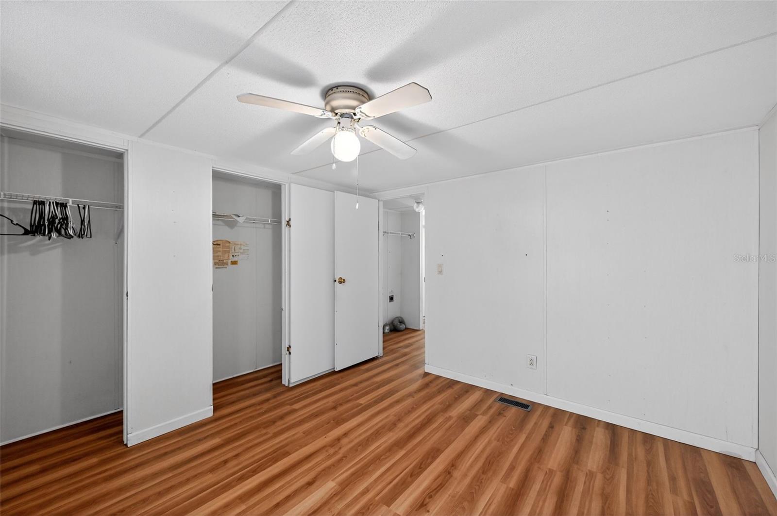 LAKESIDE ESTATES UN #1 - Residential