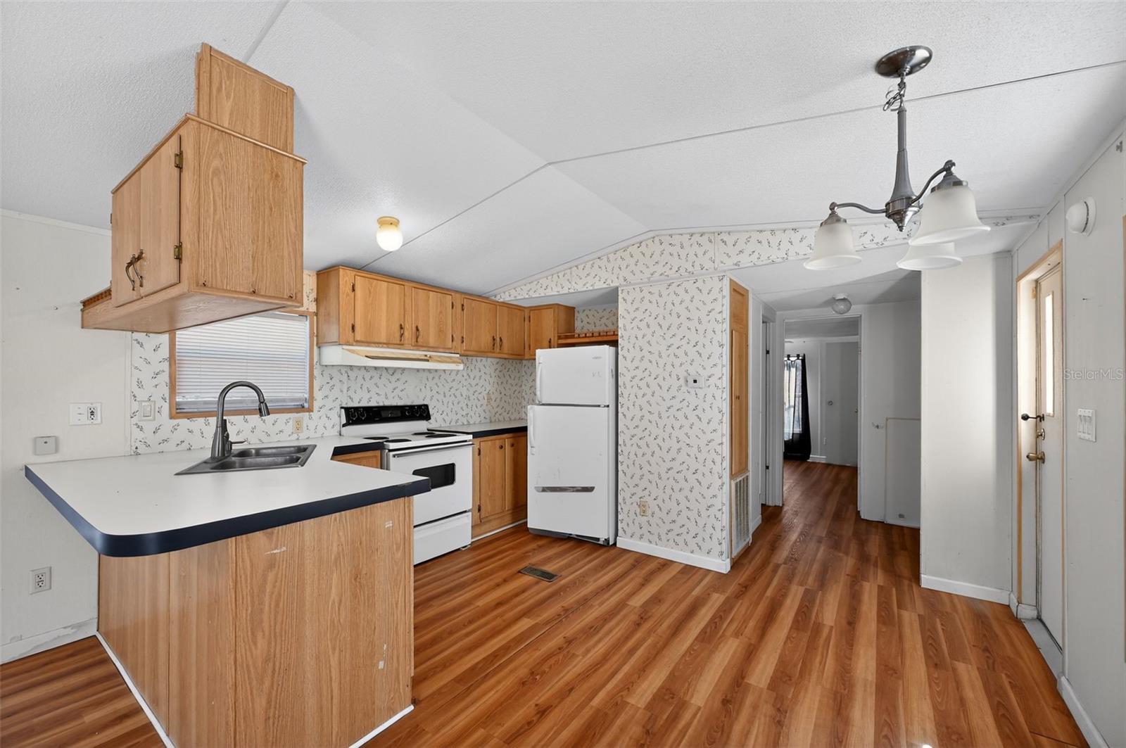 LAKESIDE ESTATES UN #1 - Residential