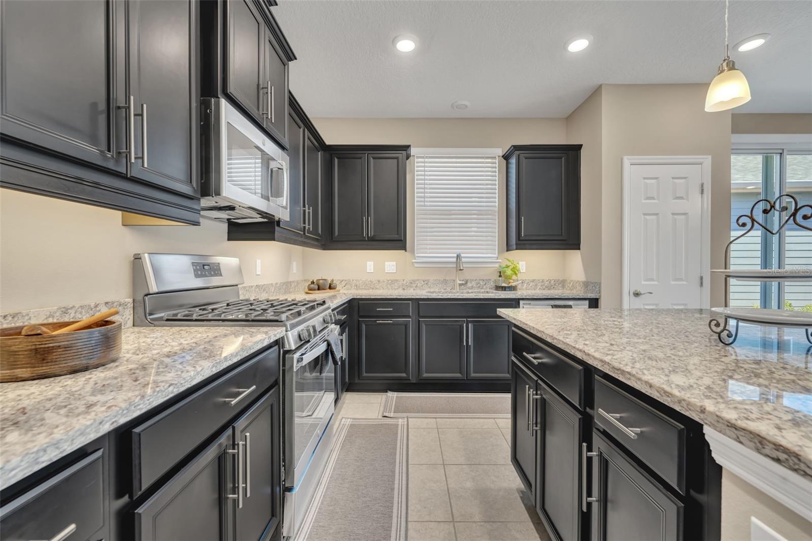 CASCADES/GROVELAND PH 6 - Residential