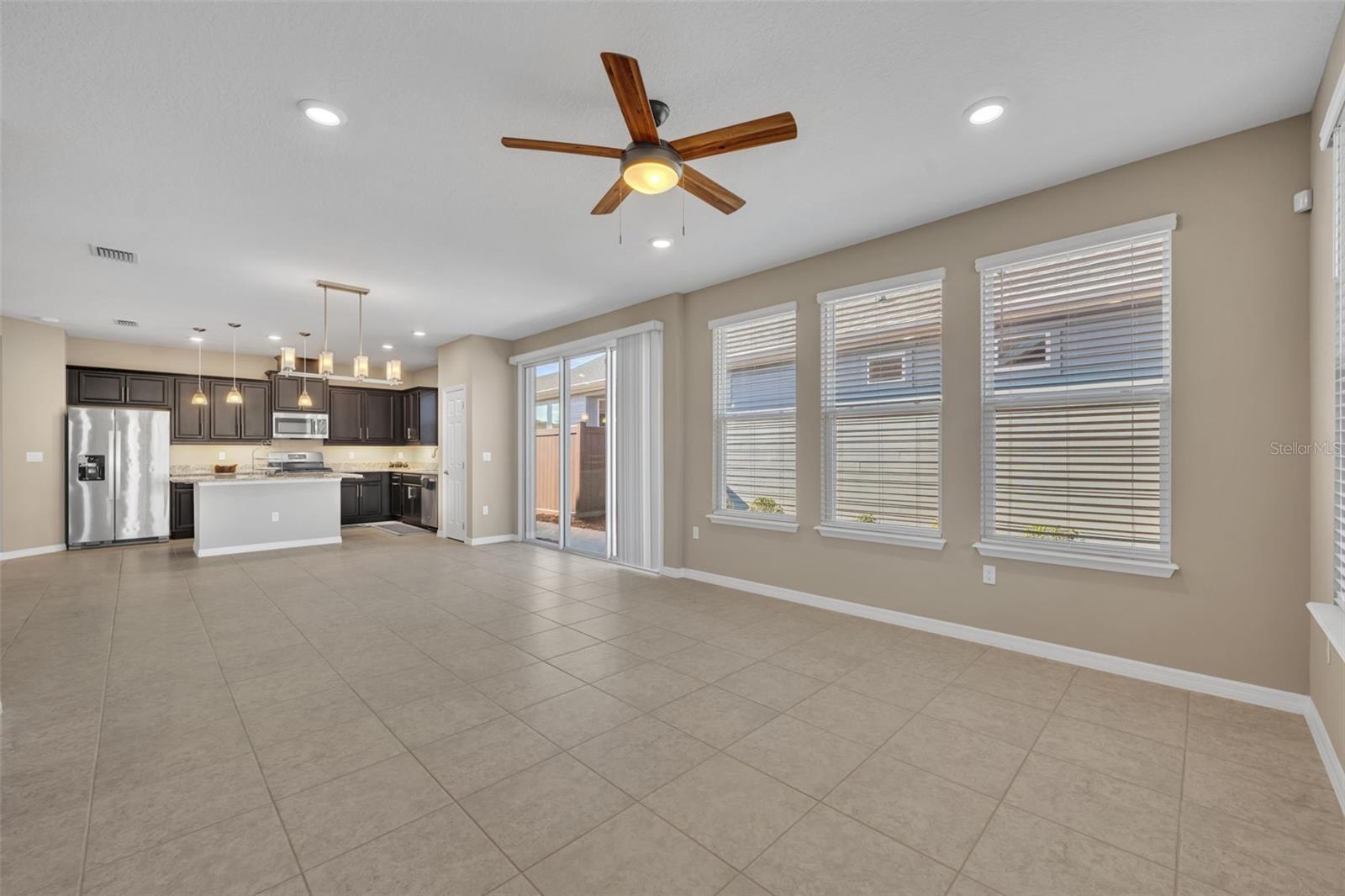 CASCADES/GROVELAND PH 6 - Residential