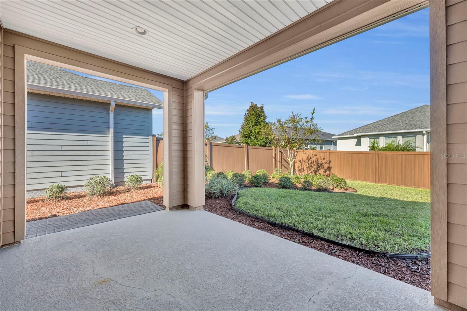 CASCADES/GROVELAND PH 6 - Residential