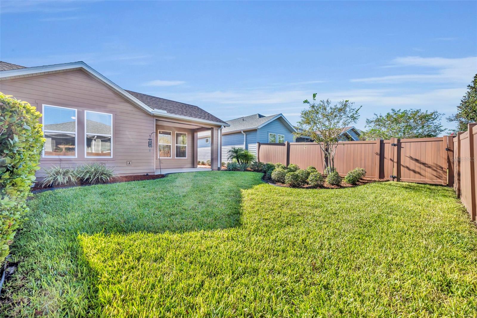 CASCADES/GROVELAND PH 6 - Residential