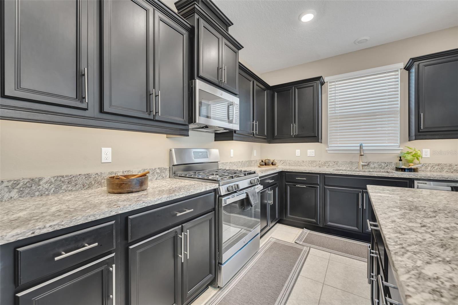 CASCADES/GROVELAND PH 6 - Residential