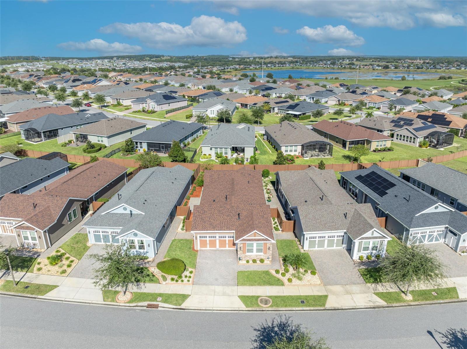 CASCADES/GROVELAND PH 6 - Residential
