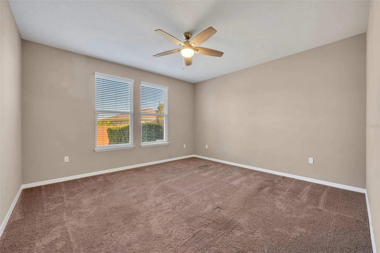 CASCADES/GROVELAND PH 6 - Residential