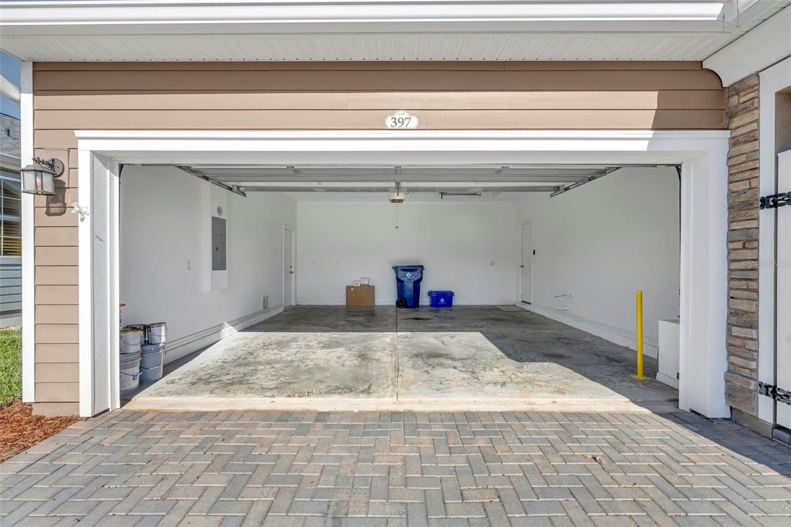 CASCADES/GROVELAND PH 6 - Residential