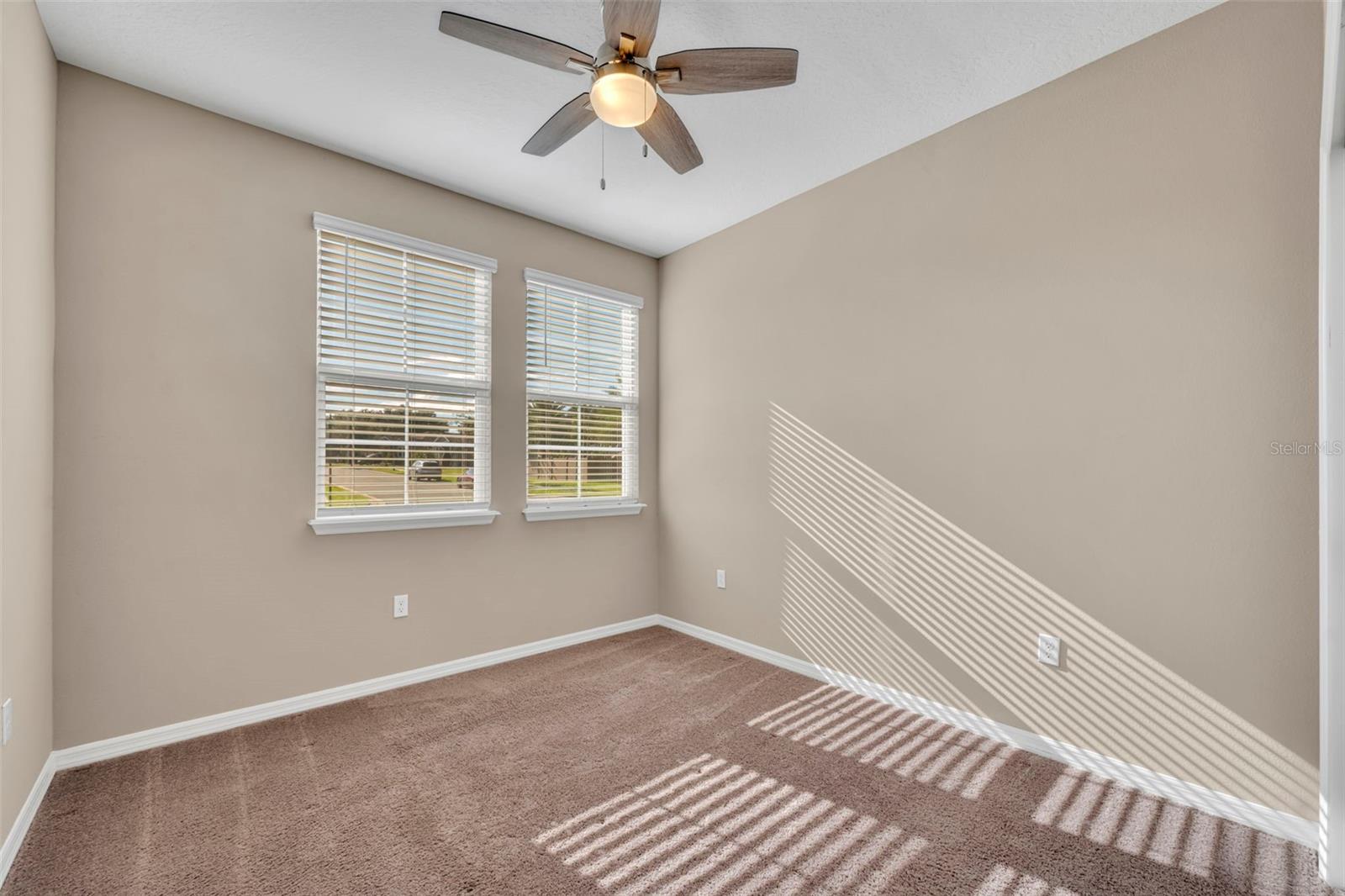 CASCADES/GROVELAND PH 6 - Residential