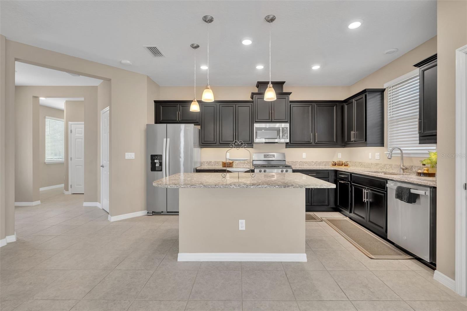 CASCADES/GROVELAND PH 6 - Residential