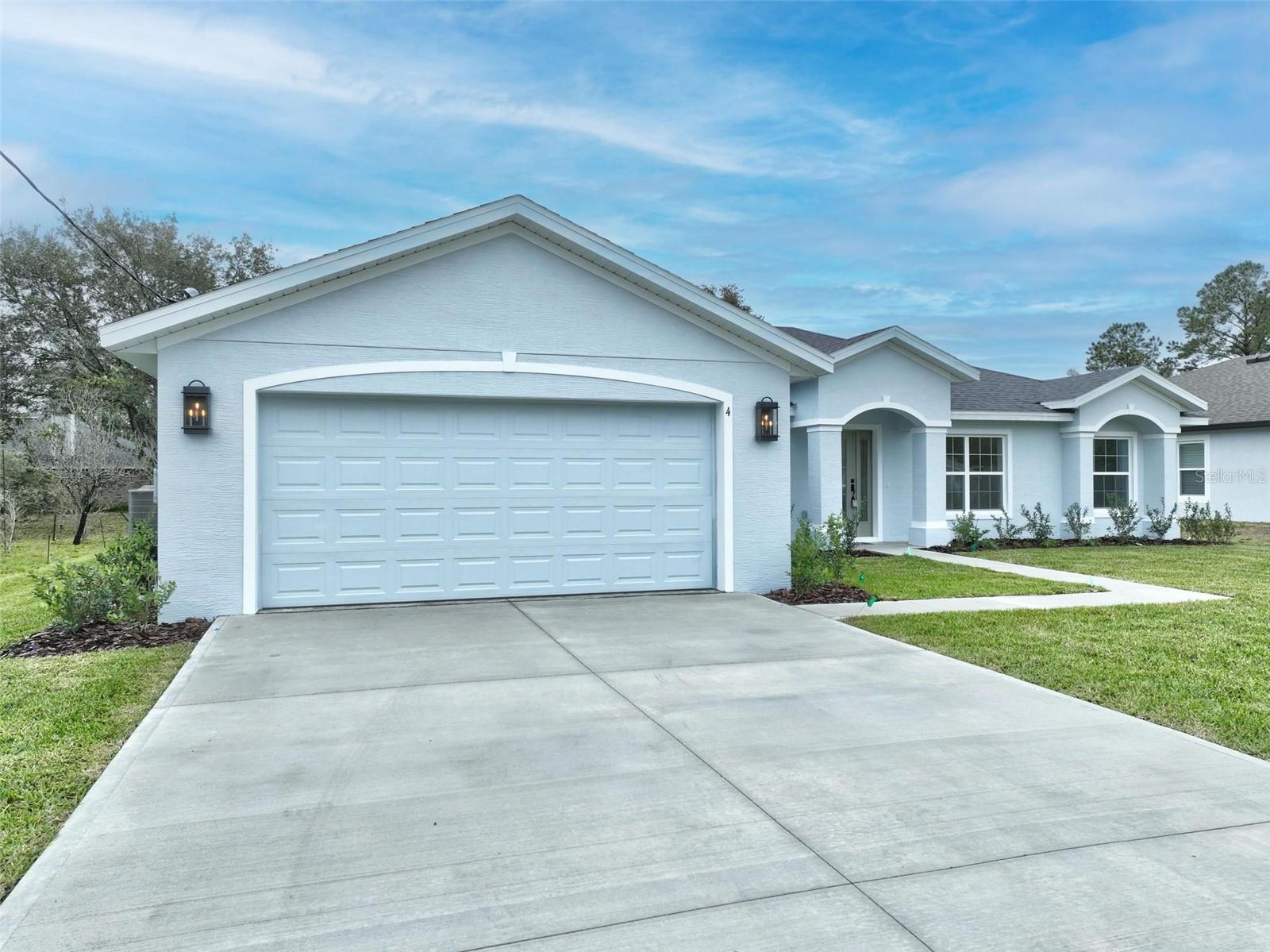 4 RADIUM LANE