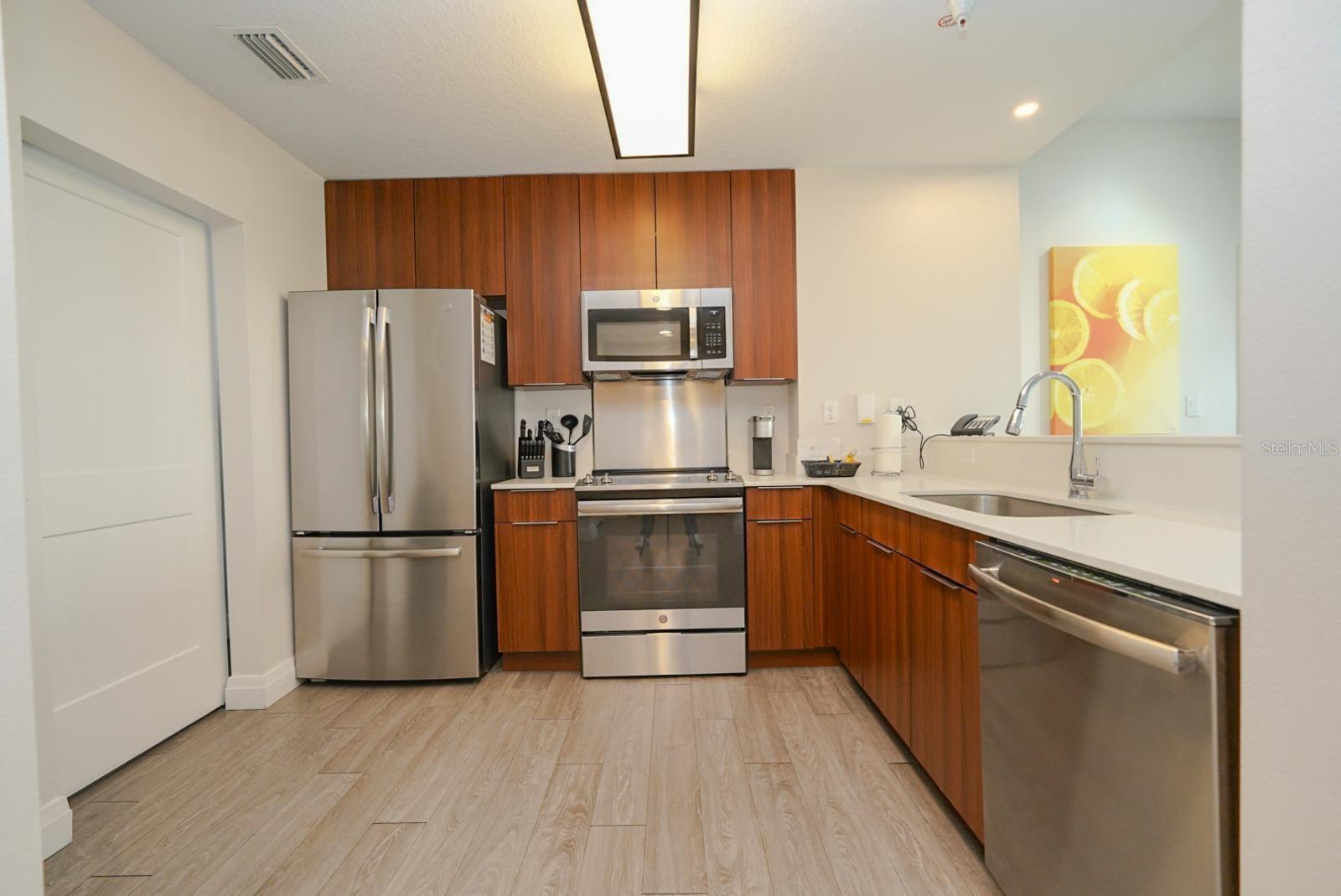 GROVE RESORT AND SPA HOTEL CONDOMINIUM 2 201903961 - Residential