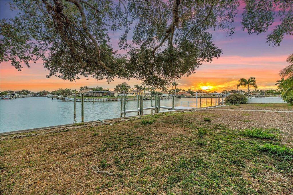 Photo of 4114 42nd Avenue S, St Petersburg, FL 33711 (MLS # TB8465776)