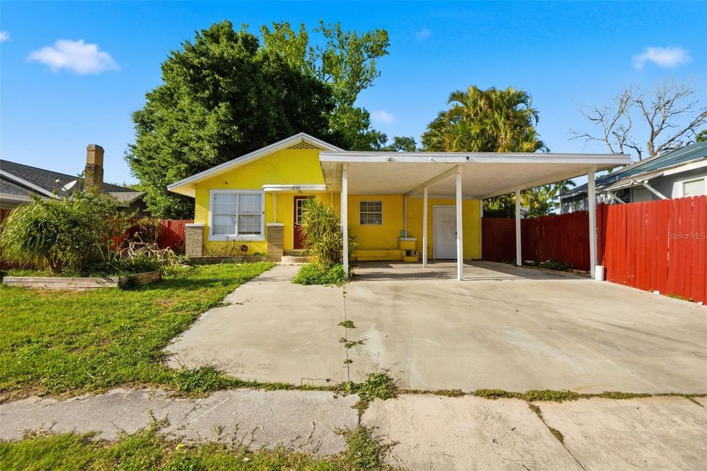 Photo of 1110 27th Avenue W, Bradenton, FL 34205 (MLS # TB8497944)