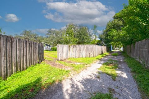 A home in TAMPA