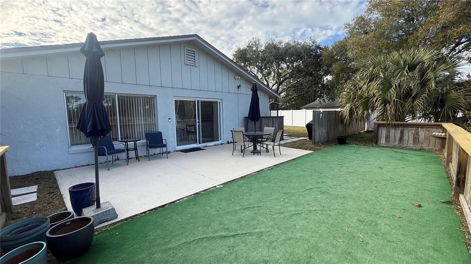 COUNTRY CLUB COVE - Residential