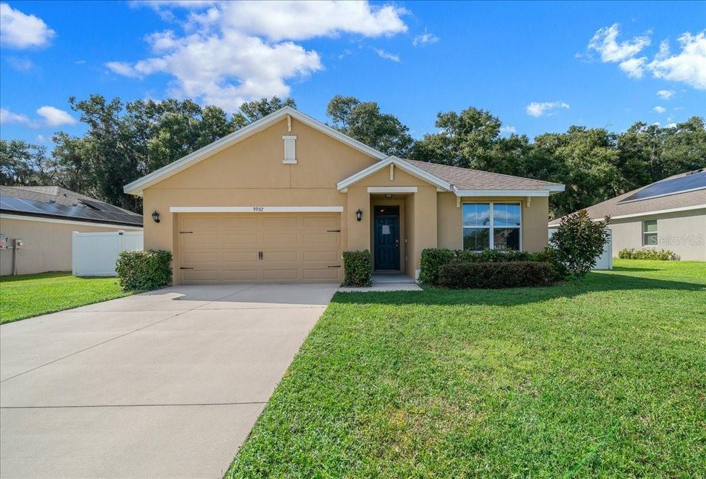 Photo of 9902 SE 37th Terrace, Belleview, FL 34420 (MLS # OM712246)